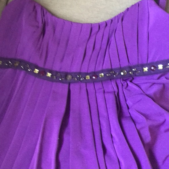 Pretty in purple dress - Picture 5 of 8